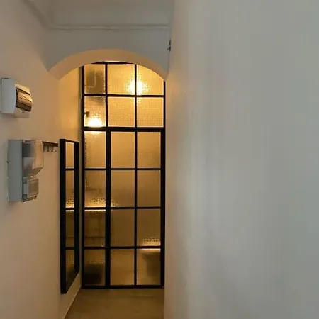 Apartamento Charming In The Heart Of Gellert Area. *