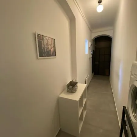 Charming In The Heart Of Gellert Area. Apartamento Budapest