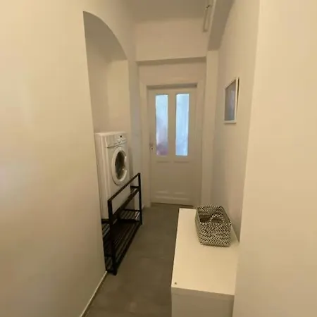 Charming In The Heart Of Gellert Area. Apartamento Budapest