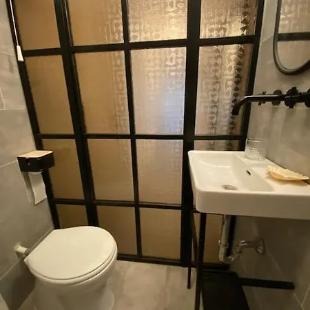 Charming In The Heart Of Gellert Area. Apartamento *